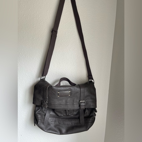 Sherpani leather bag